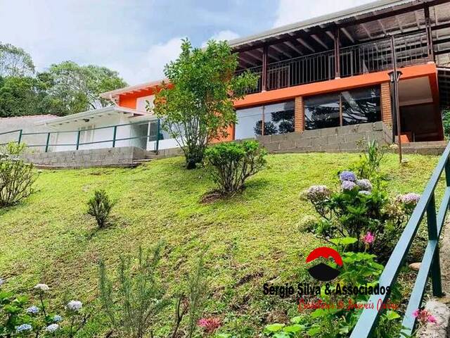 #4 - Casa para Venda em Campos do Jordão - SP