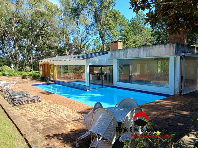 #297 - Casa para Venda em Campos do Jordão - SP